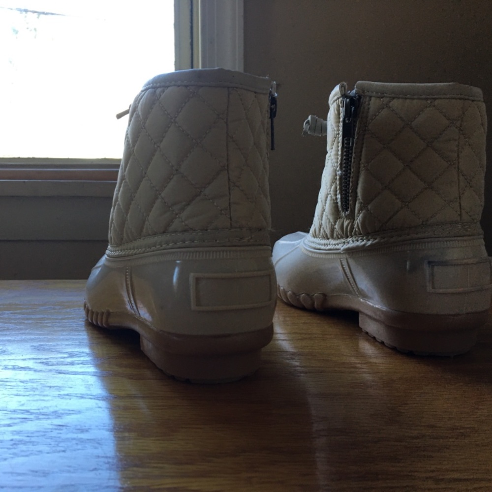 Shoes - Picture 4 of 4